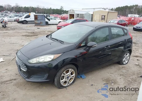 2015 Ford Fiesta Se z USA, uszkodzony, nr VIN 3FADP4EJ1FM152631